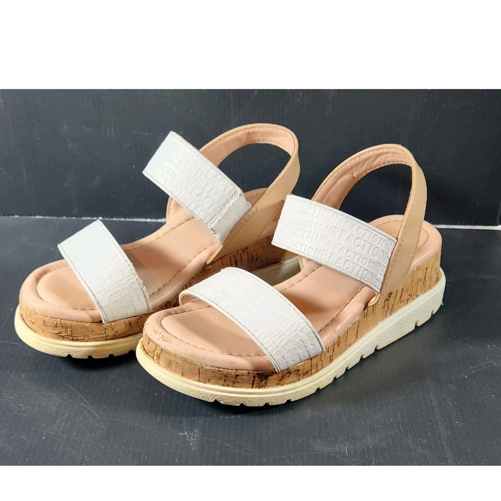 Stylish and comfortable Kenneth Cole Reaction girls’ wedge sandals in a size 13.